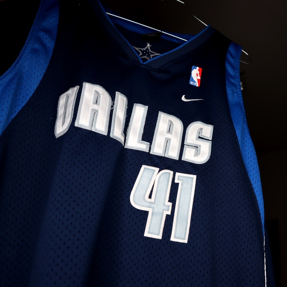 Vintage Dallas Maverick Nike Dirk Nowitzki Jersey!